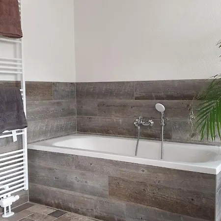 Seensucht & Urlaubstraume, Exklusive Und Appartments * Grossraeschen